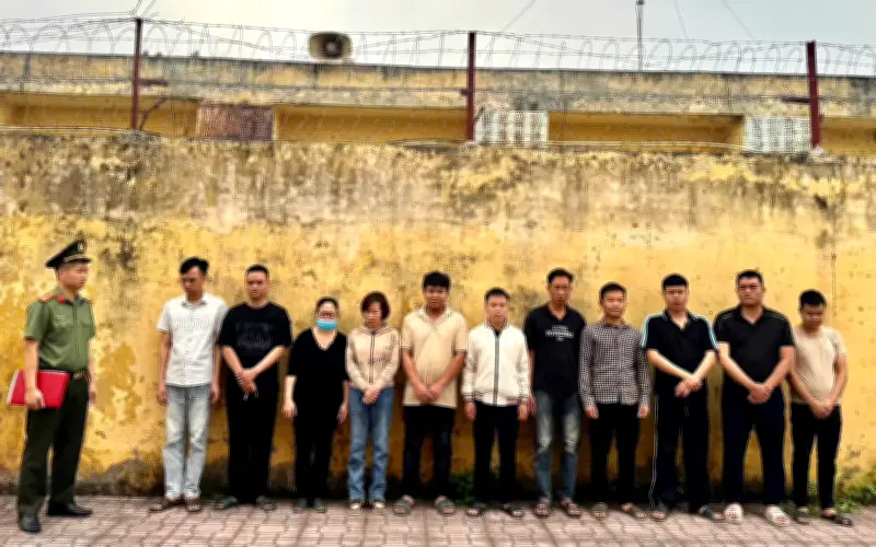 Triệt phá đường dây đánh bạc qua trang QQ88, khởi tố 11 đối tượng