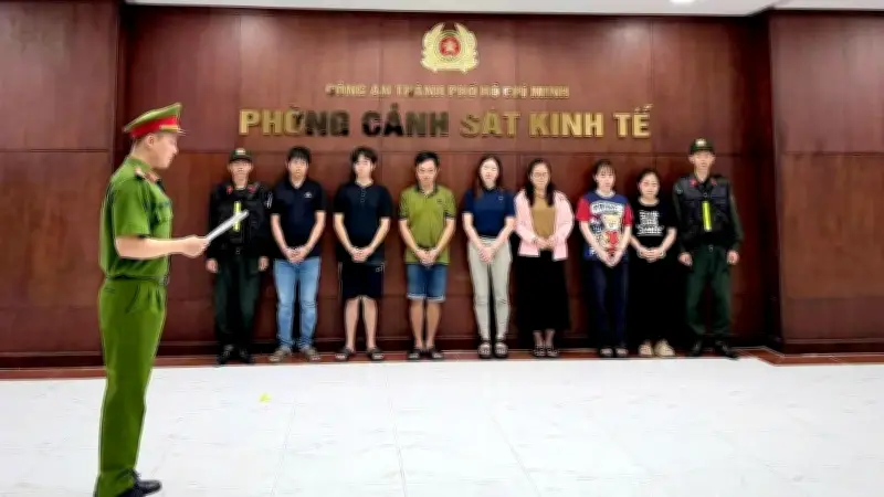 Triệt Phá Đường Dây Đổ Trộm Hơn 20.000 Tấn Chất Thải, Bắt Giữ Chủ Mưu Tại TP.HCM