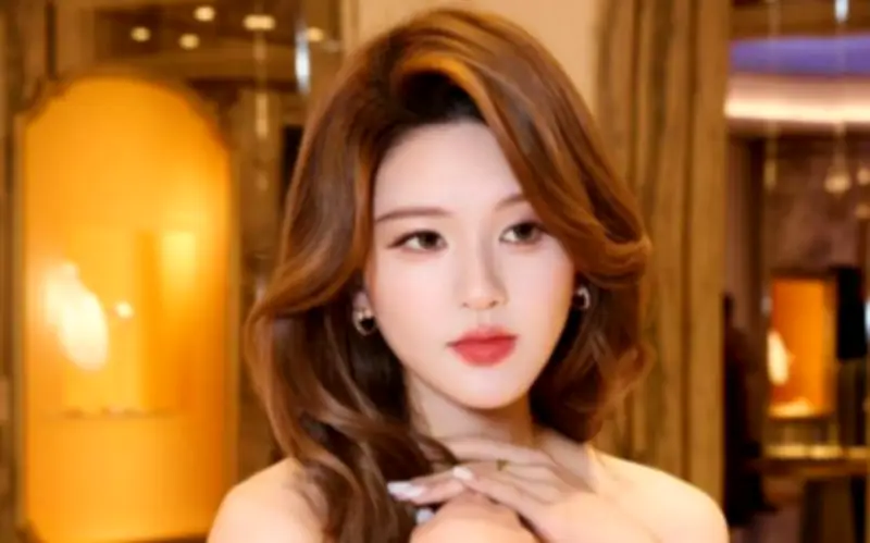 Triệu Lộ Tư Tỏa Sáng Với Phong Cách 'Nữ Thần Thanh Xuân' Tại Sự Kiện