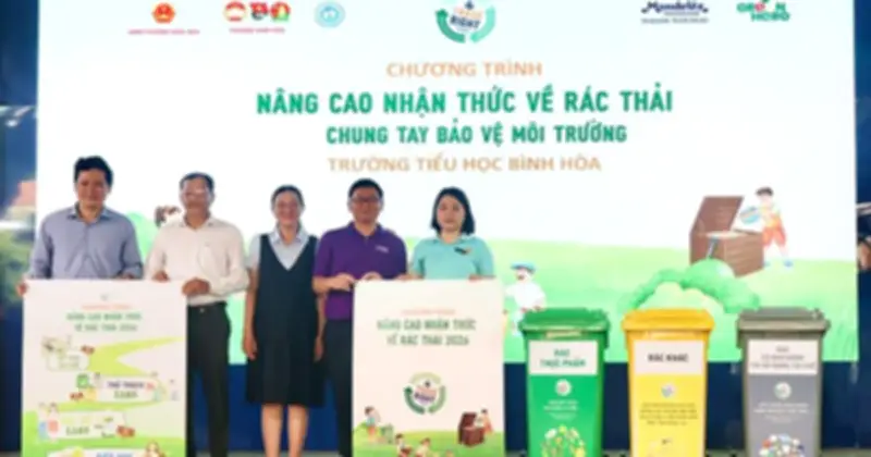 Trạm Phân Loại Rác 'Trash Right' Đến Trường Tiểu Học Bình Hòa, TP.HCM