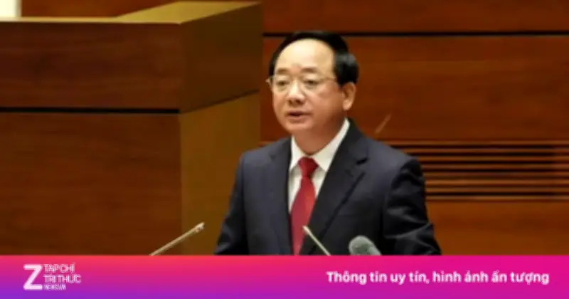 Trưởng Ban Tuyên giáo Trịnh Văn Quyết trình bày chuyên đề về công tác chính trị, tư tưởng trong Đảng