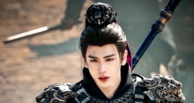 Trương Lăng Hách và biệt danh 'tướng quân kem nền' gây tranh cãi trong ngành truyền hình