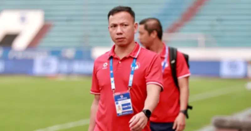 Trọng tài từ chối thổi phạt đền cho Nam Định sắp bị kỷ luật