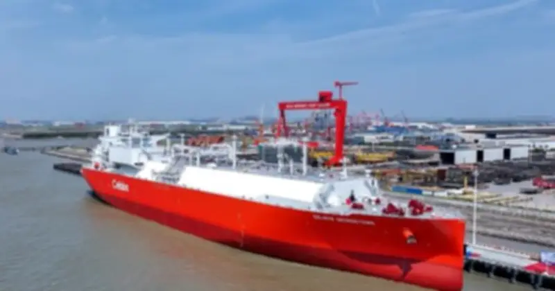 Trung Quốc bàn giao tàu LNG lớn nhất, thách thức Hàn Quốc