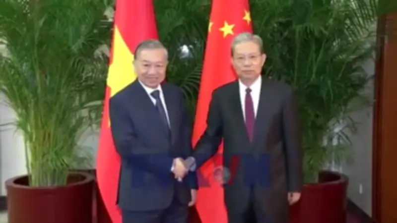 Trung Quốc chúc mừng Việt Nam tổ chức thành công Đại hội Đảng và Quốc hội