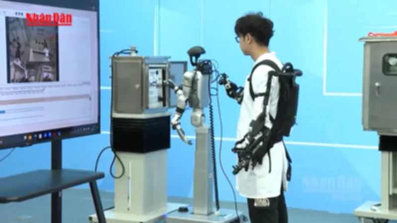 Trung Quốc phát triển robot thay thế công nhân ngành điện, tăng hiệu suất lao động