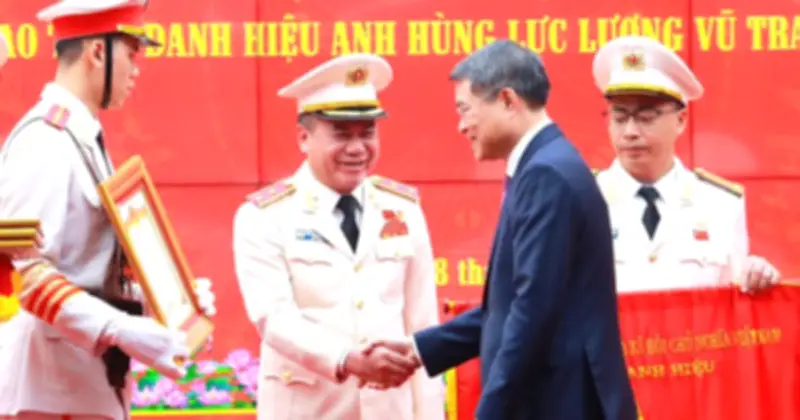 Trung tướng Nguyễn Thanh Tùng được phong tặng danh hiệu Anh hùng lực lượng vũ trang nhân dân