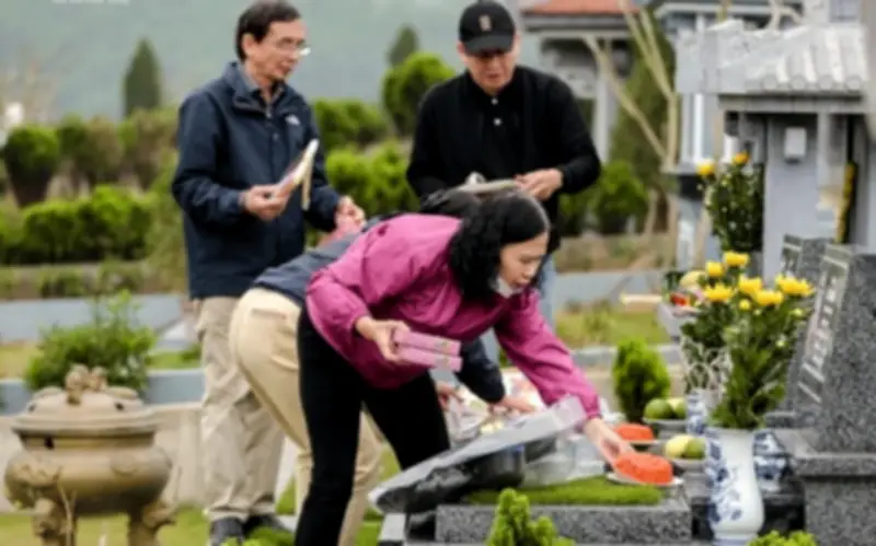 Tết Thanh Minh: Nên Cúng Tại Nhà Trước Hay Ra Mộ Trước?