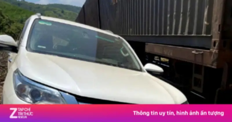 Tàu Hỏa Hất Văng Ôtô Khỏi Đường Sắt Tại Lâm Đồng, 3 Người Bị Thương