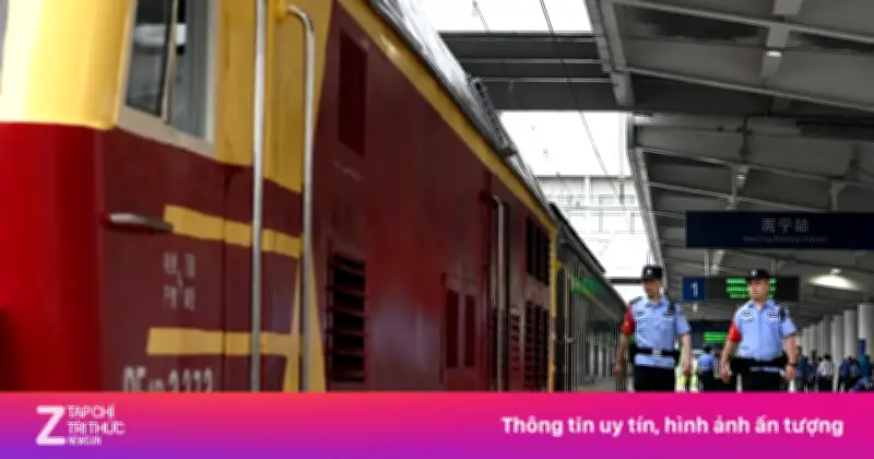 Tàu liên vận Việt - Trung phục vụ hơn 25.000 khách sau một năm khôi phục