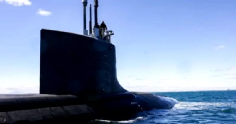 Tàu ngầm định vị thế nào khi GPS không hoạt động dưới đại dương?