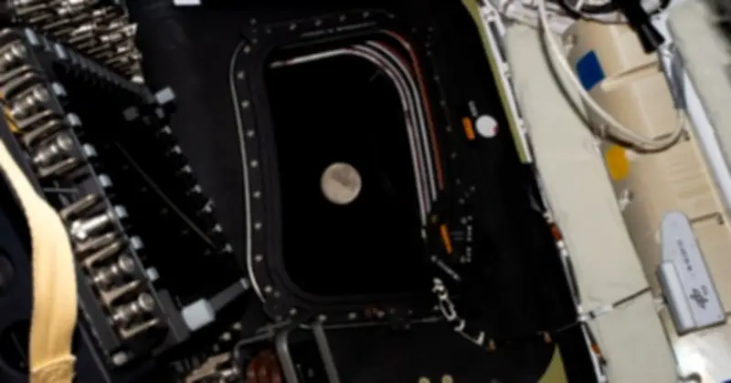 Tàu Orion của NASA tiến vào vùng trọng lực Mặt Trăng, lập kỷ lục mới