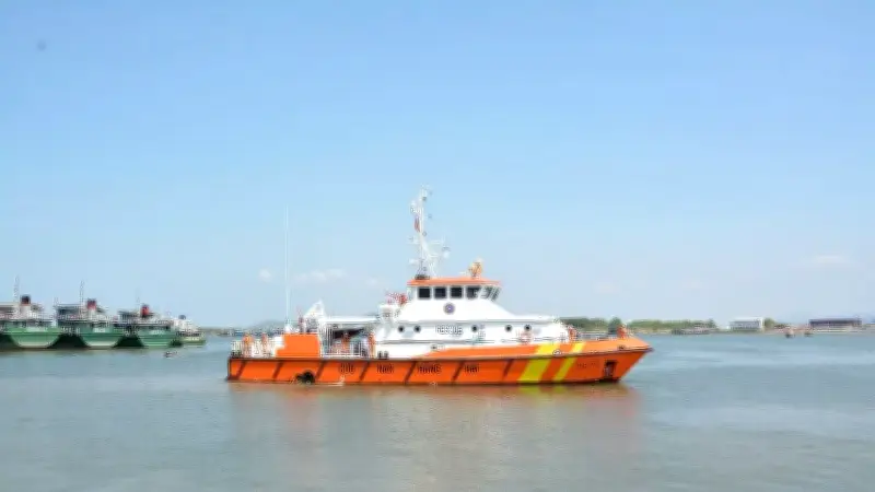 Tàu SAR 272 cứu nạn thành công thủy thủ Philippines bị bệnh nặng trên biển