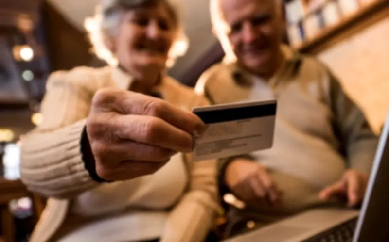 Tuổi già muốn an yên: Đừng vội dành hết tiền cho con, hãy chờ 3 thời điểm này