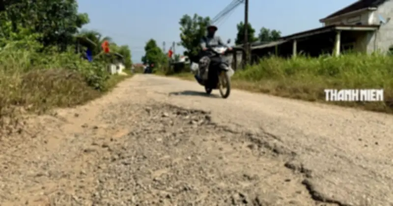 Tuyến đường ĐH09 Quảng Ngãi xuống cấp nghiêm trọng, người dân khốn khổ vì bụi bẩn và nguy cơ tai nạn