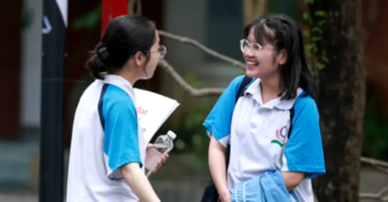 Tuyển sinh đại học 2026: Xét học bạ bắt buộc có môn Toán hoặc Ngữ văn