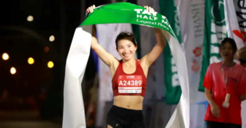Tây Hồ Half Marathon 2026: Nguyễn Thị Oanh và Nguyễn Trung Cường tỏa sáng trên đường chạy di sản