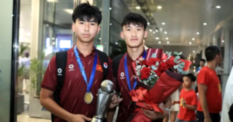 U.17 Việt Nam trở về nước với ngôi vô địch Đông Nam Á