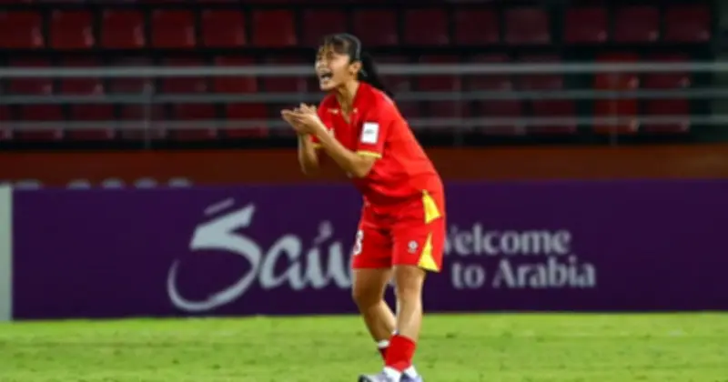 U.20 Nữ Việt Nam Rèn Thể Lực 37 Độ C, Thùy Linh Tranh Giải Bàn Thắng Đẹp Trước Trận Tứ Kết Nhật Bản