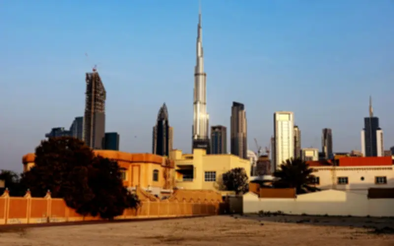 UAE rời OPEC, giá dầu thế giới vượt 100 USD/thùng