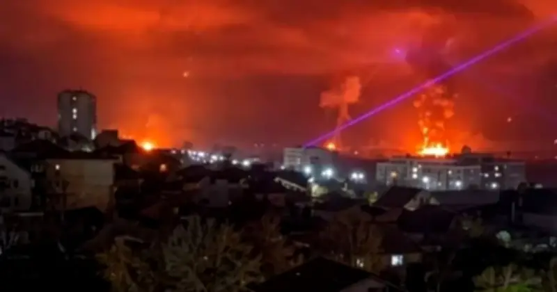 Ukraine Tấn Công Tàu Chiến Nga và Cảng Dầu Novorossiysk, Gây Thương Vong và Hư Hại