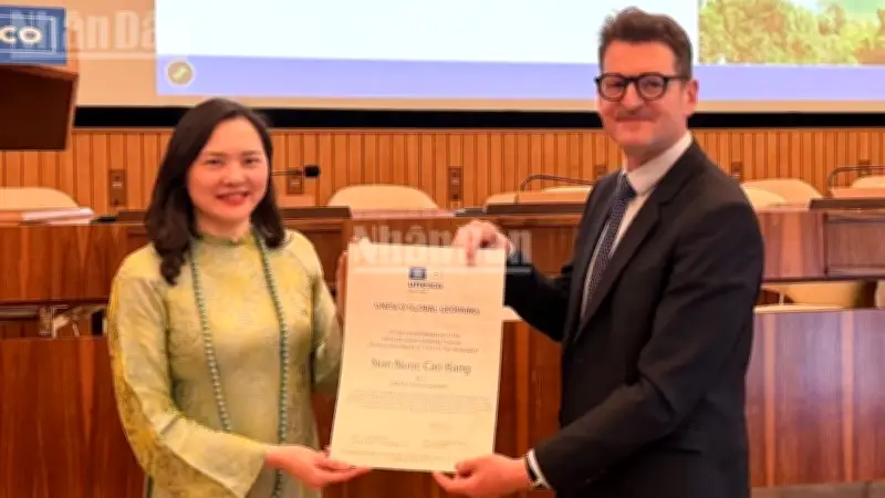 UNESCO lần đầu trao bằng công nhận cho công viên địa chất tái thẩm định