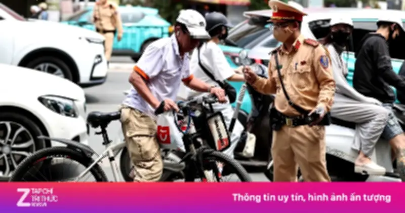 Uống một lon bia, người đi xe đạp bị CSGT Hà Nội xử phạt nồng độ cồn