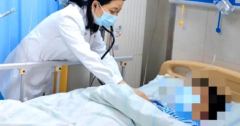 Uống nước cam mỗi ngày, phụ nữ 58 tuổi bất ngờ phát hiện gan nhiễm mỡ nặng