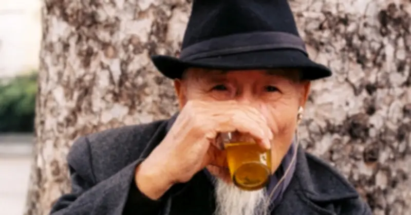 Uống Nước Trước Khi Ngủ: Thói Quen Nhỏ Giúp Giảm Nguy Cơ Đột Quỵ Và Bảo Vệ Sức Khỏe