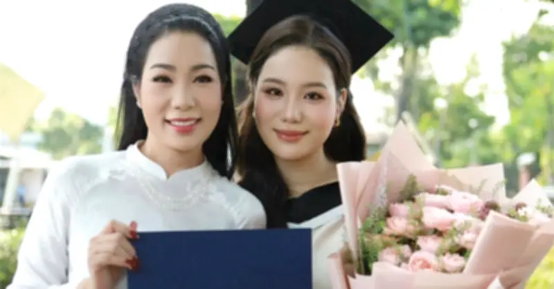 Vợ Công Lý giản dị vẫn xinh, Trịnh Kim Chi khoe con gái đáng yêu
