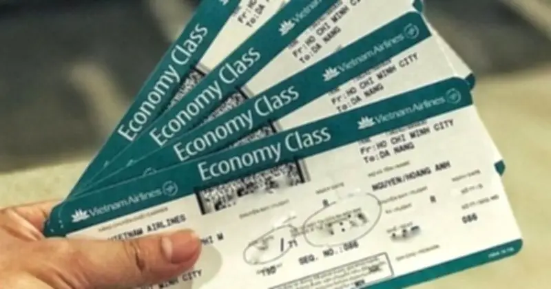 Vé Máy Bay Giờ Còn Là 'Trợ Lý Mini' Tại Sân Bay Nội Bài, Giúp Hành Khách Tra Cứu Và Chỉ Đường