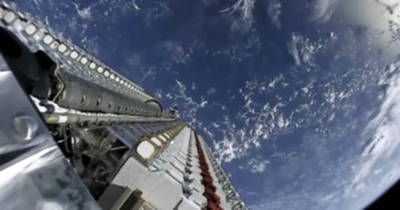 Vệ tinh Starlink vỡ thành hàng chục mảnh trên quỹ đạo, SpaceX mất liên lạc
