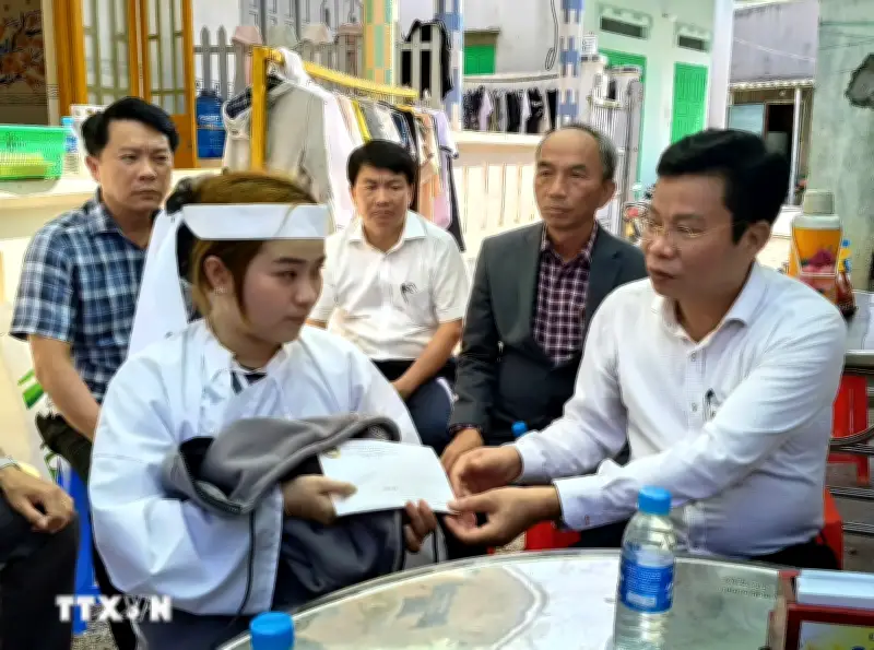 Vụ xe ô tô lao xuống vực ở Lâm Đồng: Hỗ trợ khẩn cấp các gia đình nạn nhân