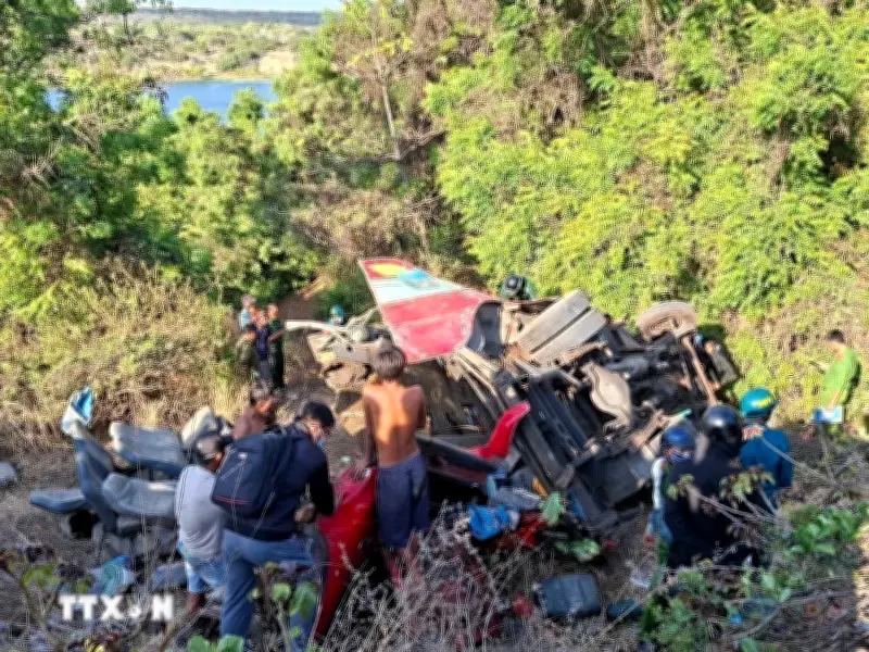 Vụ xe ô tô rơi xuống vực ở Lâm Đồng: Khẩn trương cứu chữa các nạn nhân