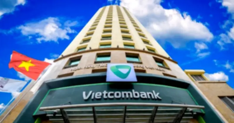 Vietcombank Công Bố Báo Cáo Tài Chính 2025: Lương Nhân Viên Tăng 15%, Lãnh Đạo Nhận Hàng Tỷ