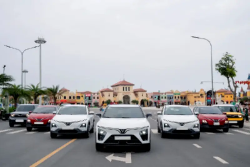 VinFast Lập Kỷ Lục Doanh Số Ngày 28/3, Limo Green Dẫn Đầu Thị Trường Xe Điện