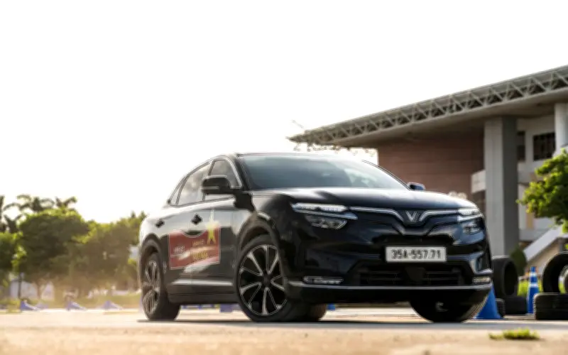 VinFast VF 8: Ưu đãi lên 13%, tiết kiệm lớn cho người chuyển từ xe xăng sang điện