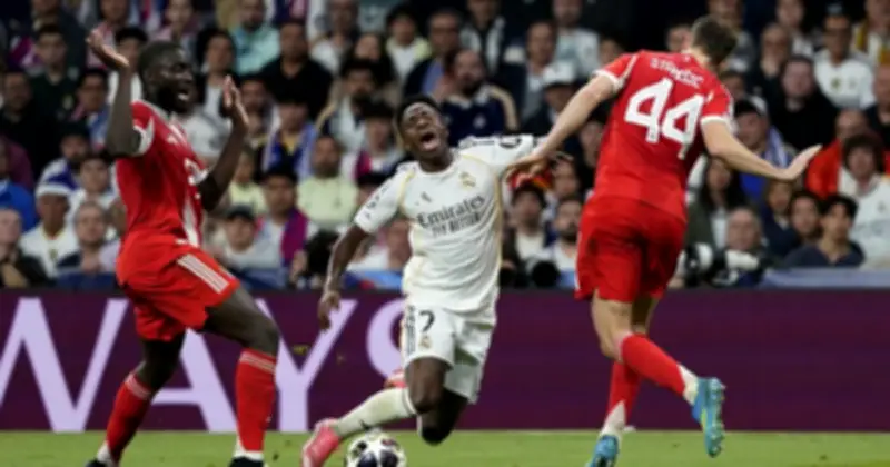 Vinicius mất bóng, Real Madrid thua Bayern Munich 1-2 trong trận tứ kết Champions League