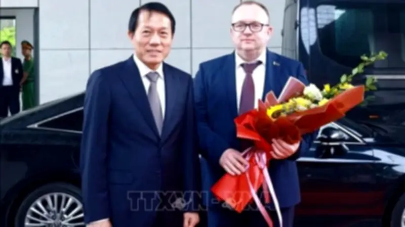 Việt Nam - Belarus tăng cường hợp tác chiến lược, VIFC nhận hỗ trợ từ Singapore