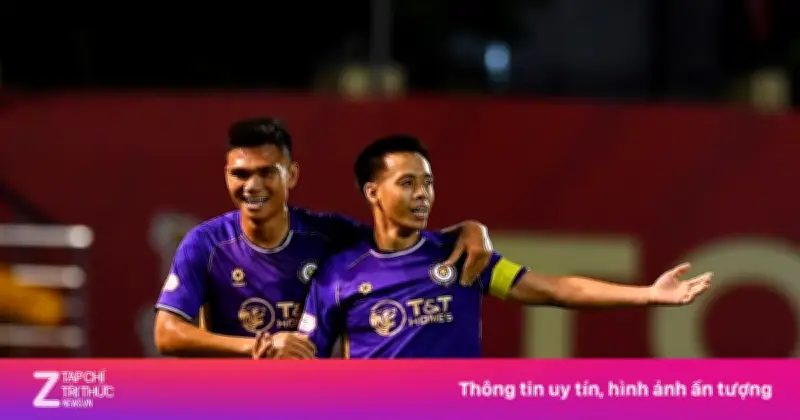 Văn Quyết thẳng thắn chê bai lối đá Ninh Bình, gây tranh cãi dữ dội