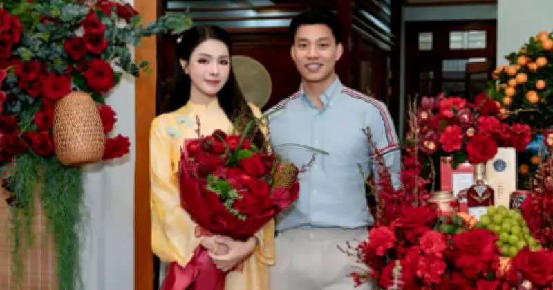 Văn Thành và bạn gái hotgirl khoe ảnh đầm lộng lẫy, lung linh đêm tiệc