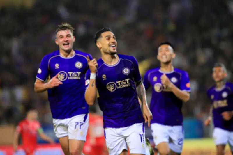 Vòng 17 V-League 2025/26: Chào Lửa Lạch Tray, Thử Thách Hoàng Hên