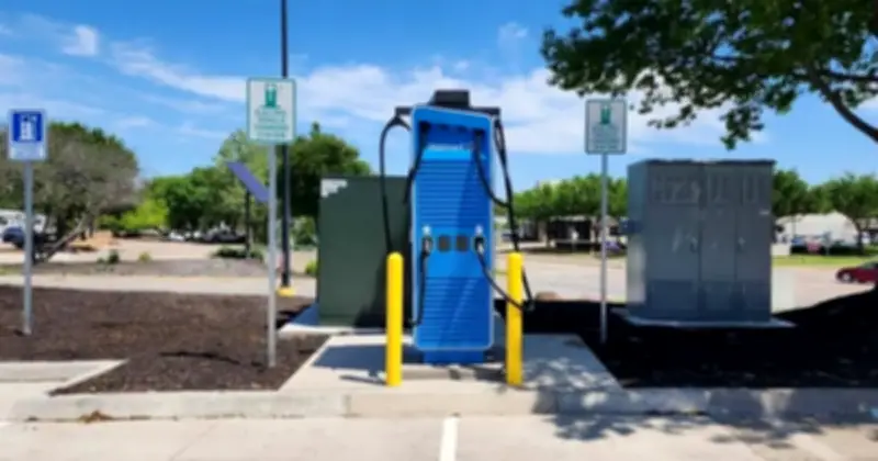 Walmart tăng tốc mở rộng trạm sạc xe điện, định hình cuộc đua hạ tầng tại Mỹ