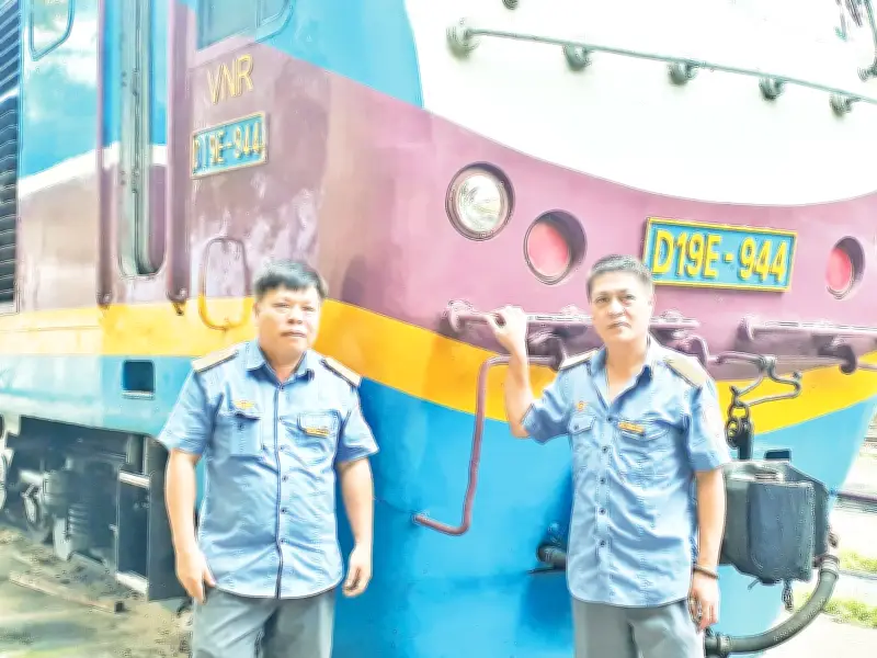Xí nghiệp Đầu máy Hà Nội tôn vinh 23 kiện tướng an toàn chạy tàu lần đầu