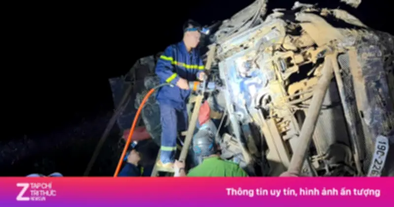 Xe tải lao xuống vực sâu 80m ở Tuyên Quang, tài xế mắc kẹt 4 tiếng được giải cứu thành công