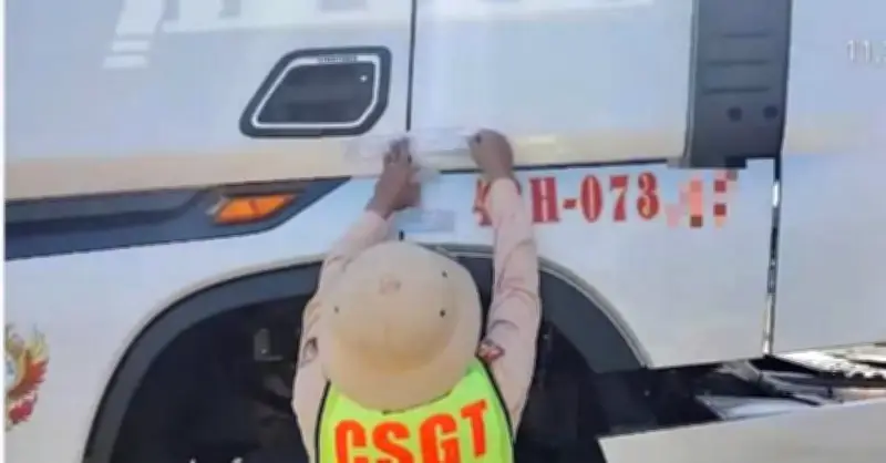 Xe đầu kéo 3 không ngang nhiên chạy cao tốc, CSGT niêm phong 7 ngày