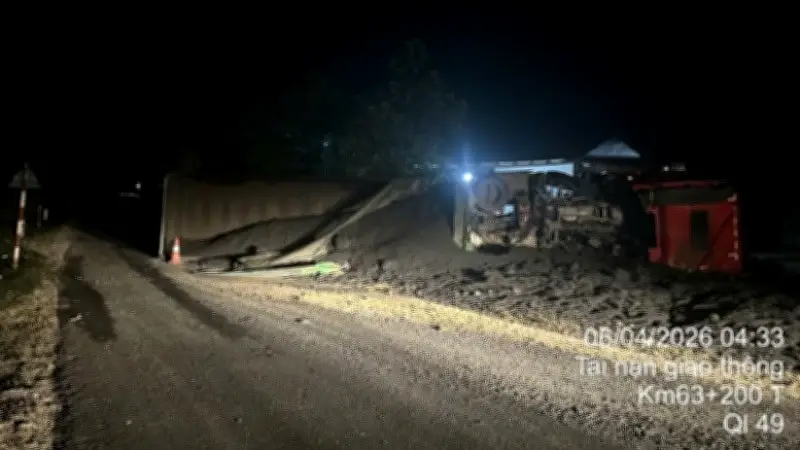 Xe đầu kéo gây tai nạn trên tuyến A Lưới-Thuận An, làm lộ diện nguy cơ an toàn giao thông