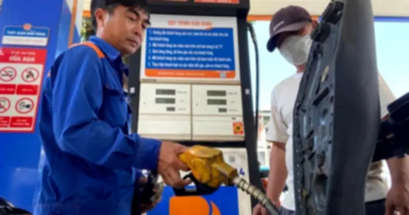 Xăng sinh học E10 được ưa chuộng tại TP.HCM: Giá rẻ, thân thiện môi trường