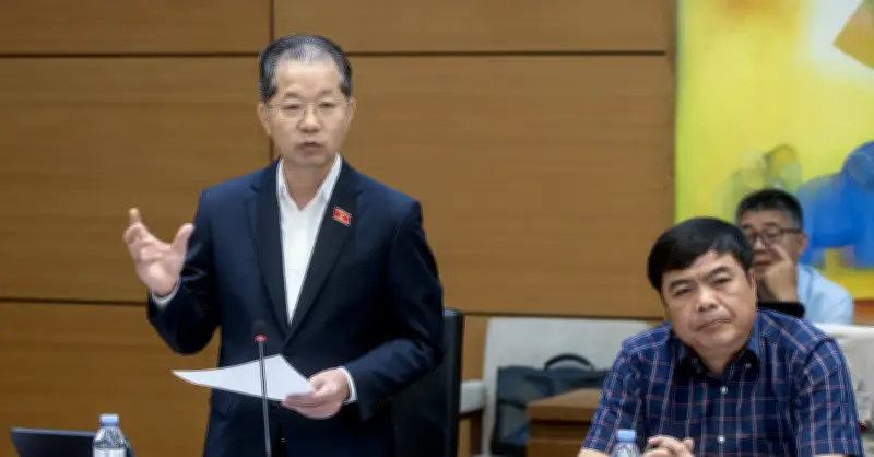 Đề xuất bỏ quy định chụp ảnh với công chứng viên gây tranh cãi