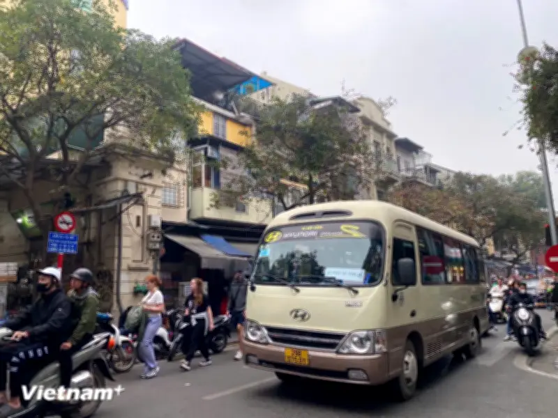 Đề xuất mới: Xe trung chuyển chạy 24/24, ô tô từ 28 chỗ trở lên được lưu thông